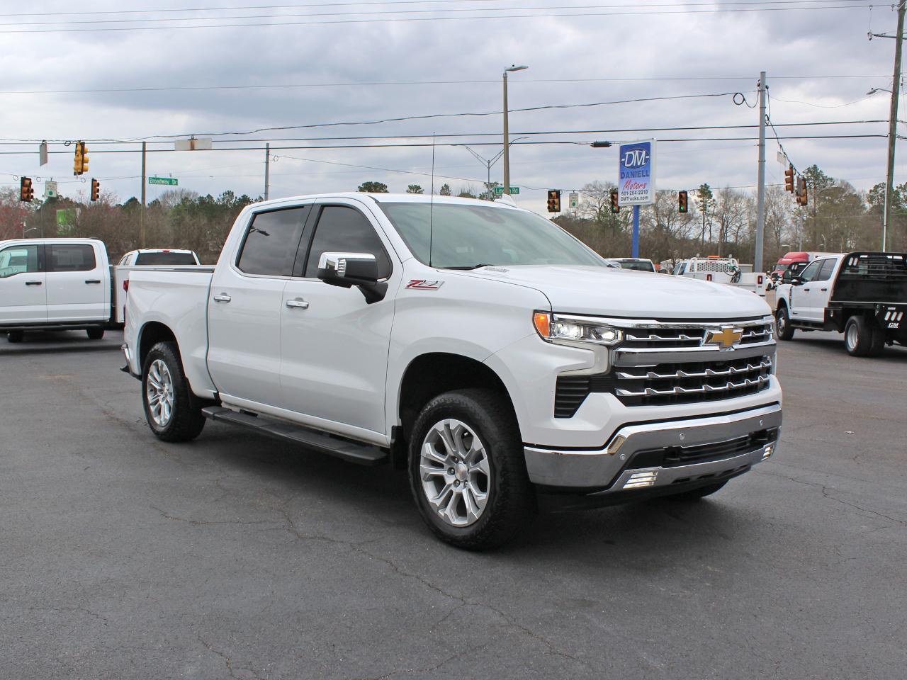 Chevrolet Silverado 1500 LTZ Crew Cab 4WD 2024