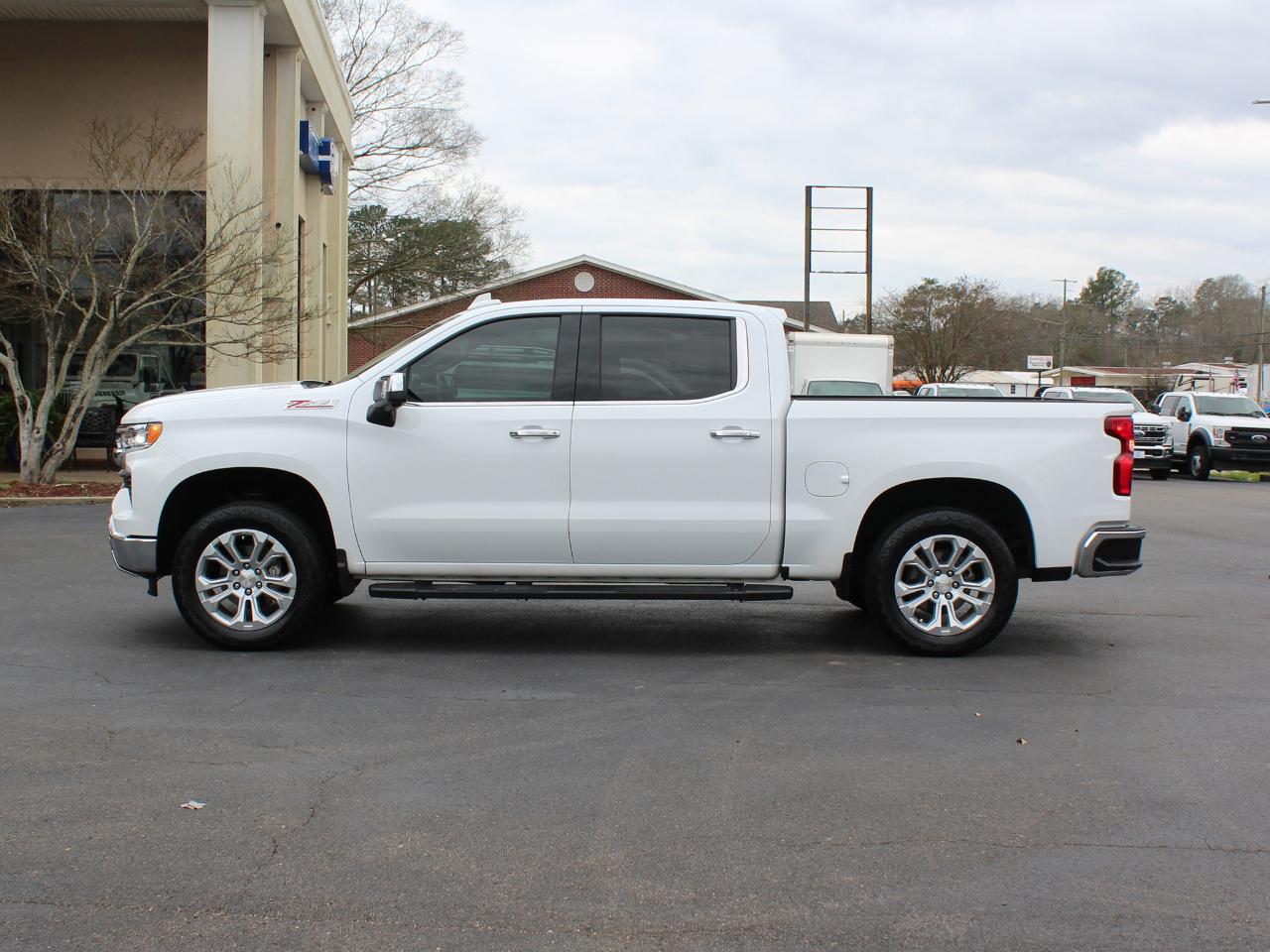 Chevrolet Silverado 1500 LTZ Crew Cab 4WD 2024