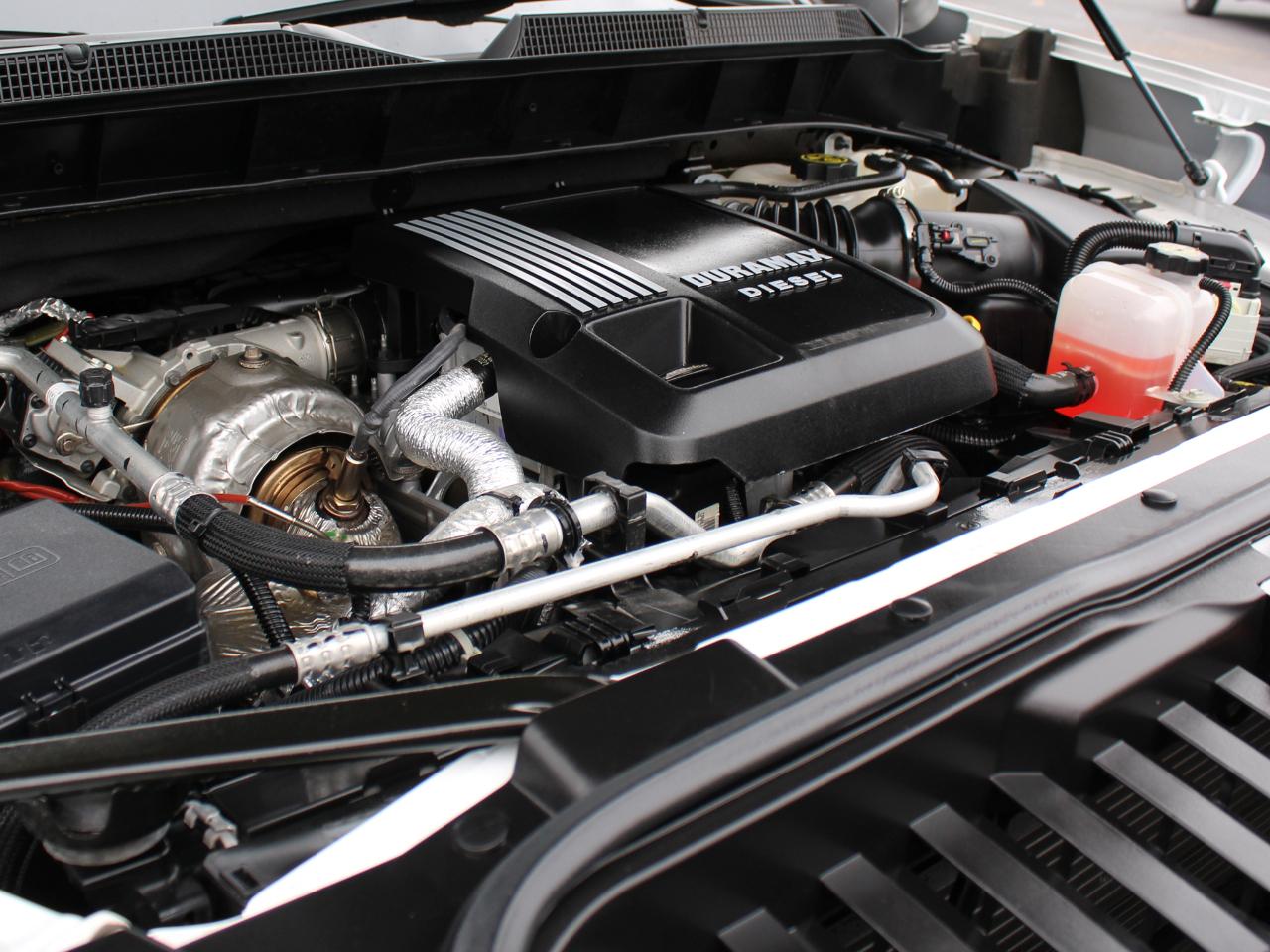 Chevrolet Silverado 1500 LTZ Crew Cab 4WD 2024