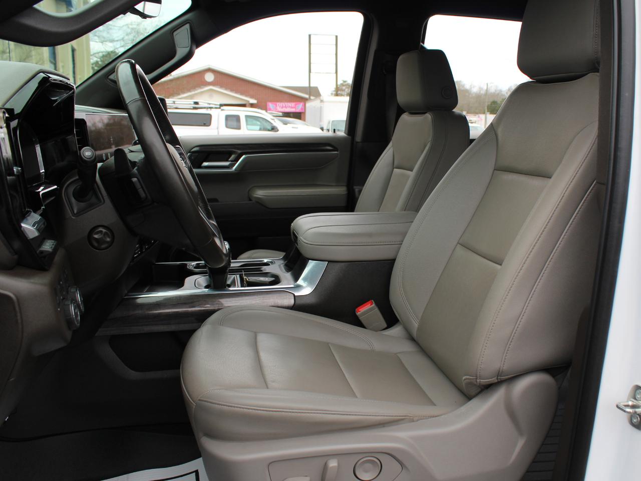 Chevrolet Silverado 1500 LTZ Crew Cab 4WD 2024