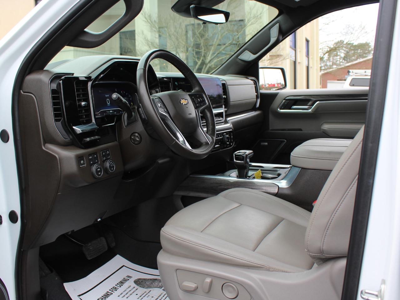 Chevrolet Silverado 1500 LTZ Crew Cab 4WD 2024