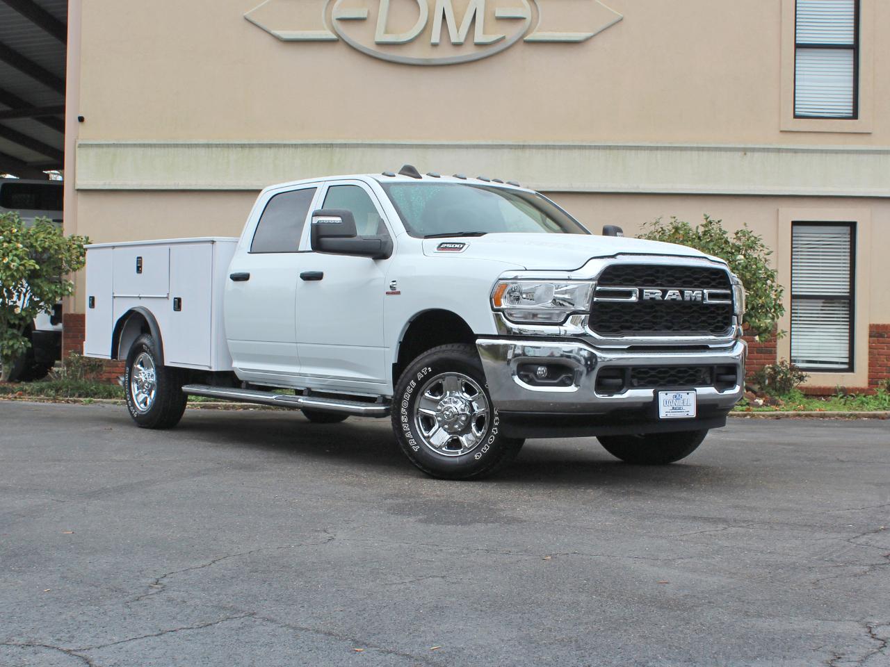 RAM 2500 Tradesman Crew Cab LWB 4WD 2024