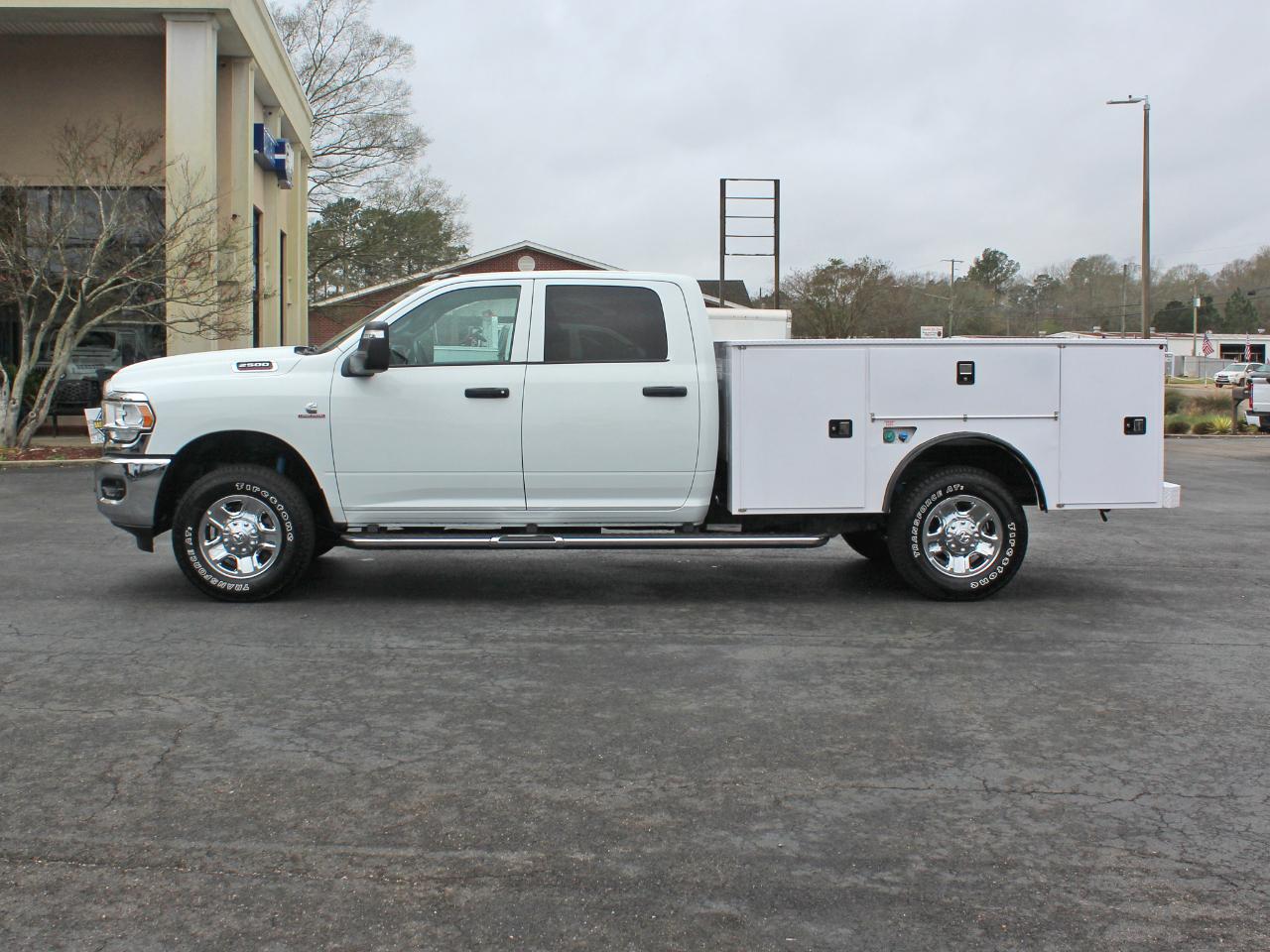 RAM 2500 Tradesman Crew Cab LWB 4WD 2024