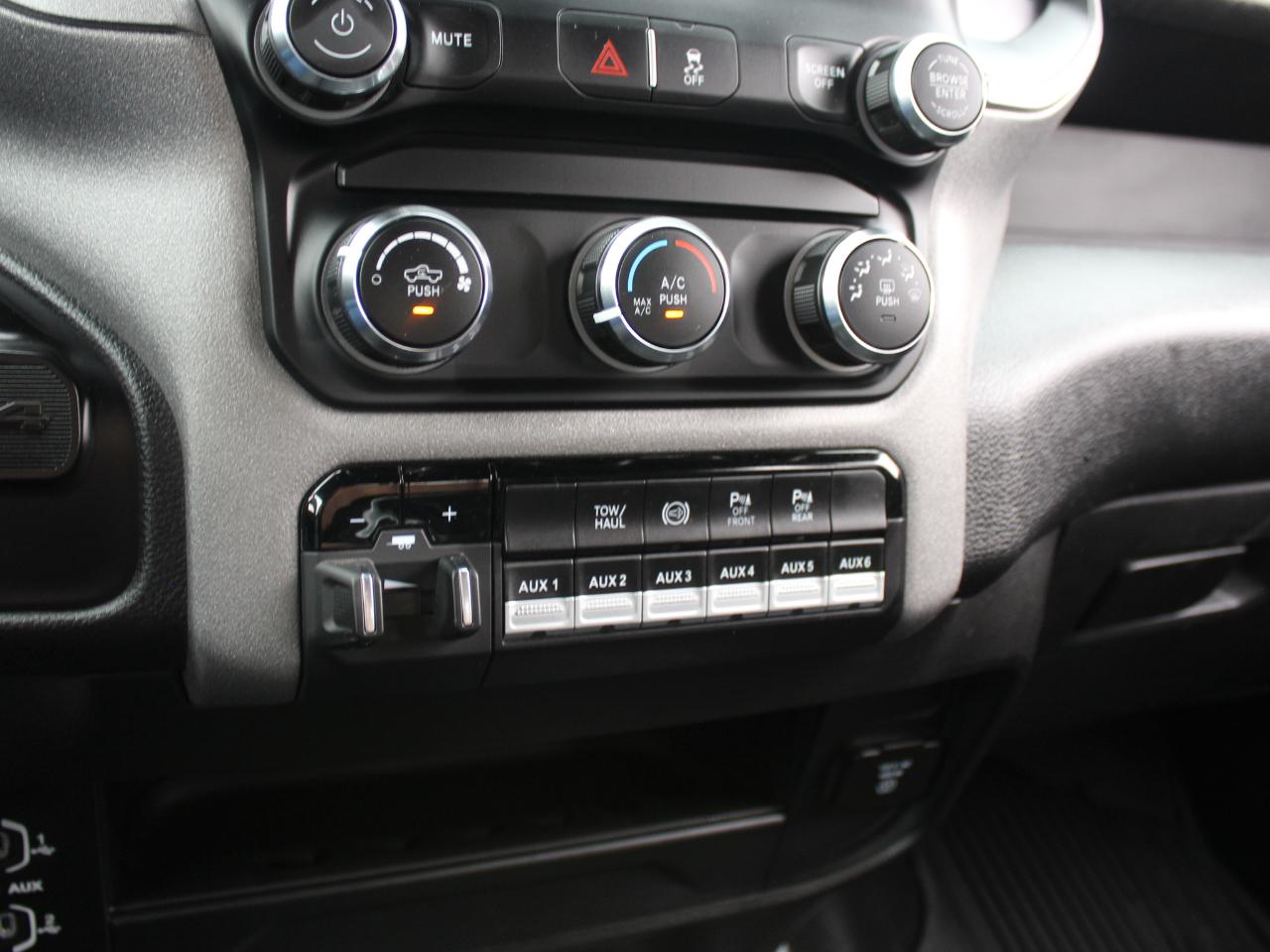 RAM 2500 Tradesman Crew Cab LWB 4WD 2024