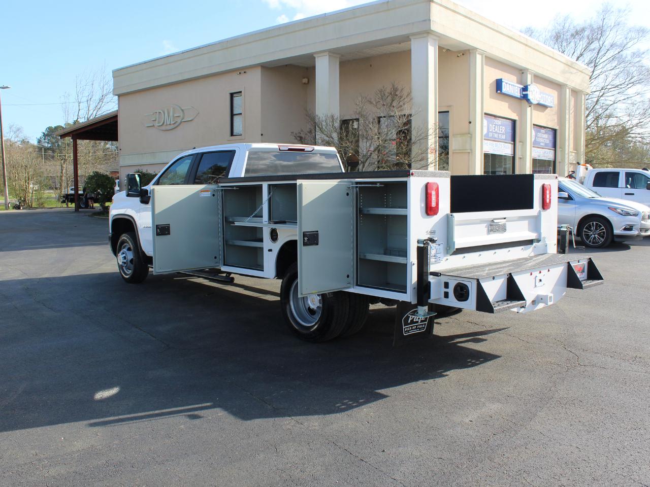 Chevrolet Silverado 3500HD Work Truck Crew Cab Long Box 4WD 2024