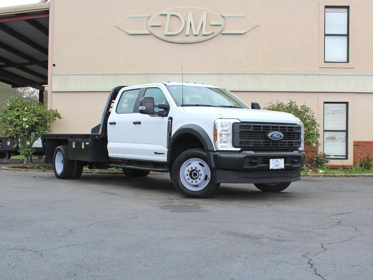 Ford F-450 SD Crew Cab DRW 4WD 2024