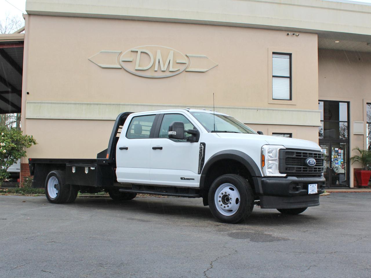 Ford F-450 SD Crew Cab DRW 4WD 2024