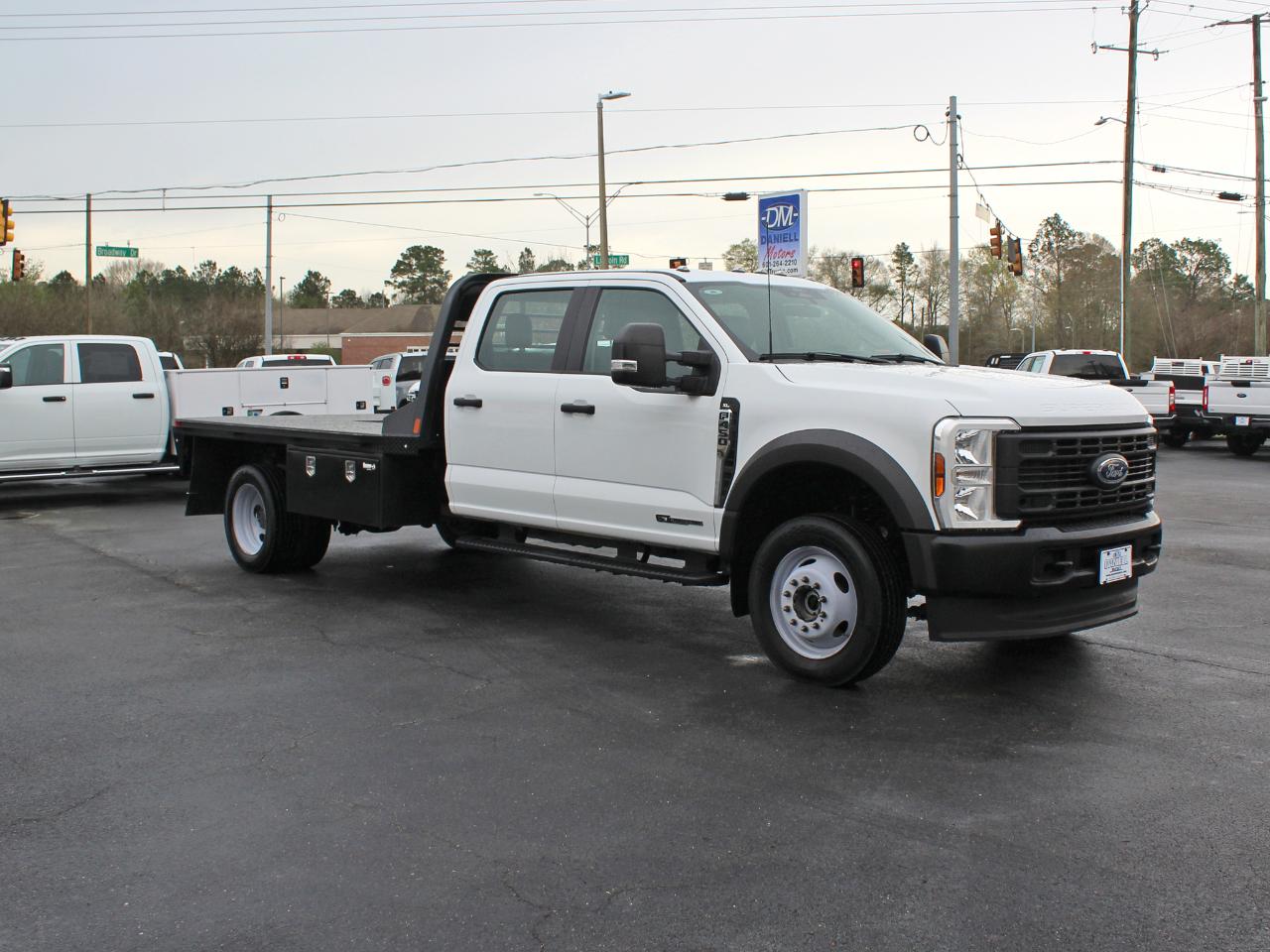 Ford F-450 SD Crew Cab DRW 4WD 2024
