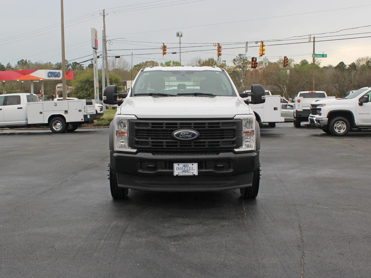 Ford F-450 SD Crew Cab DRW 4WD 2024