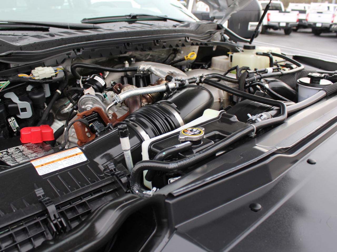 Ford F-450 SD Crew Cab DRW 4WD 2024