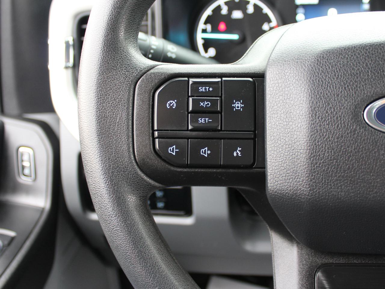 Ford F-450 SD Crew Cab DRW 4WD 2024