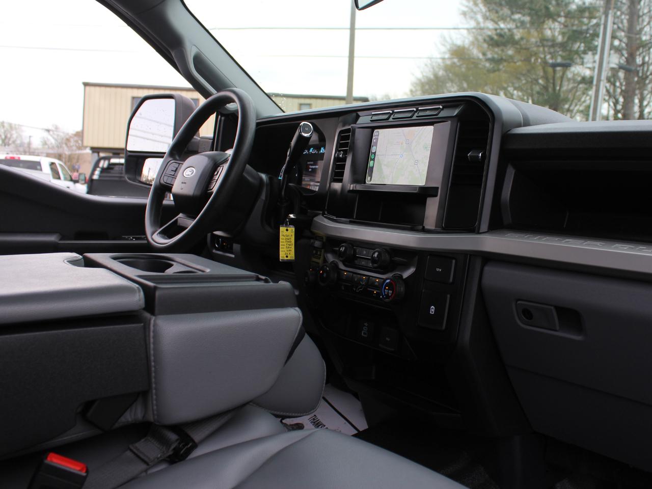 Ford F-450 SD Crew Cab DRW 4WD 2024