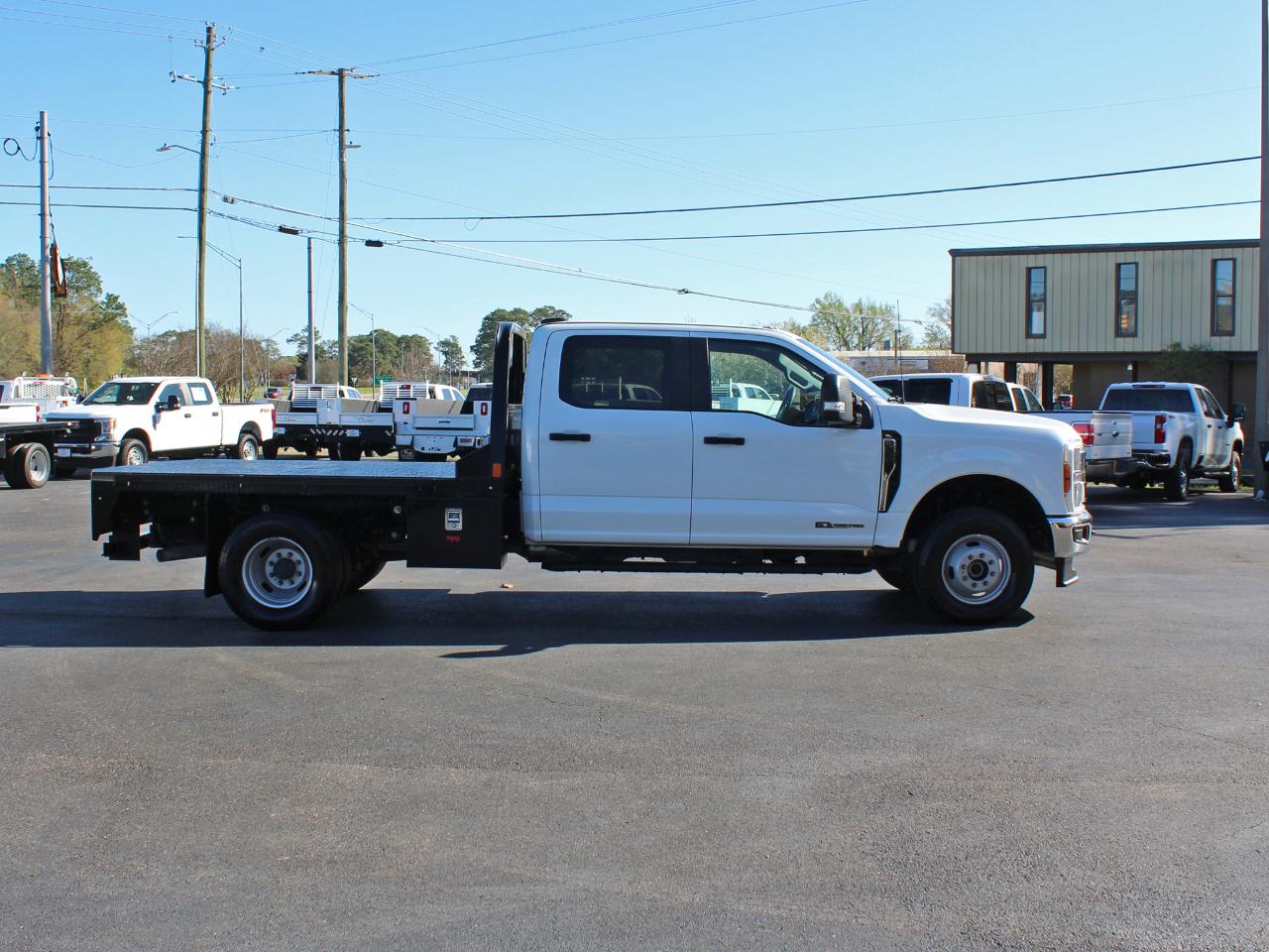 Ford F-350 SD XL Crew Cab Long Bed DRW 4WD 2025