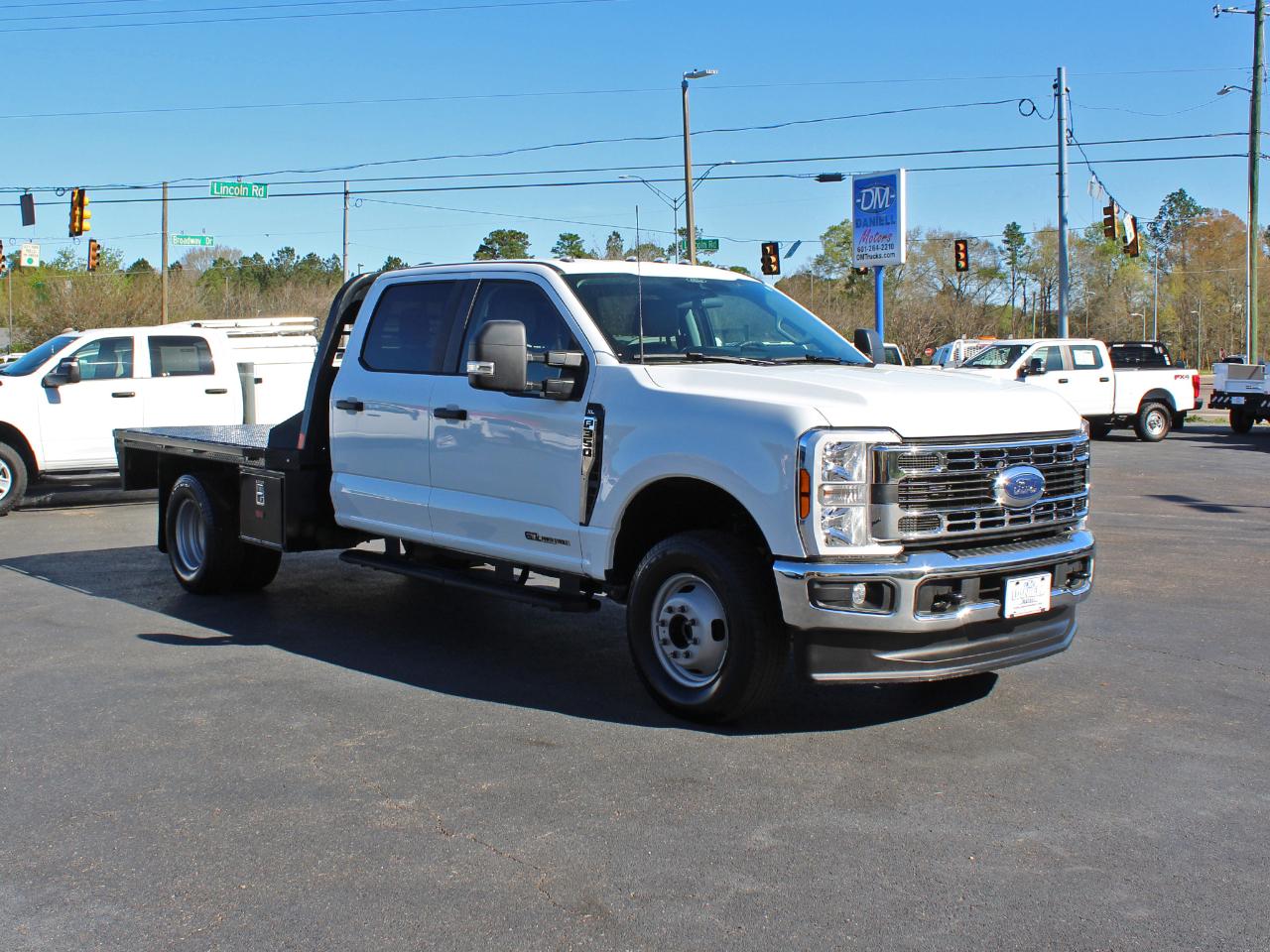 Ford F-350 SD XL Crew Cab Long Bed DRW 4WD 2025