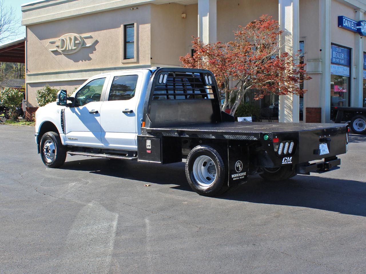 Ford F-350 SD XL Crew Cab Long Bed DRW 4WD 2025