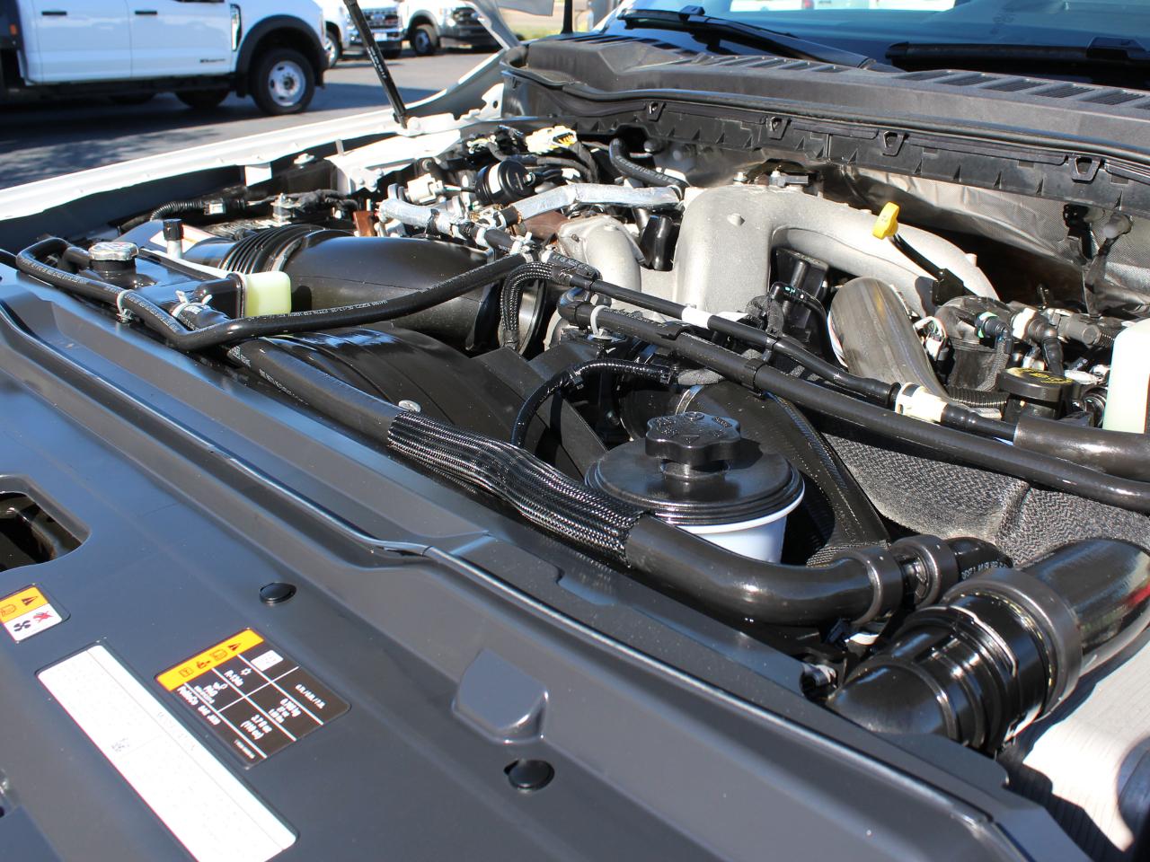 Ford F-350 SD XL Crew Cab Long Bed DRW 4WD 2025