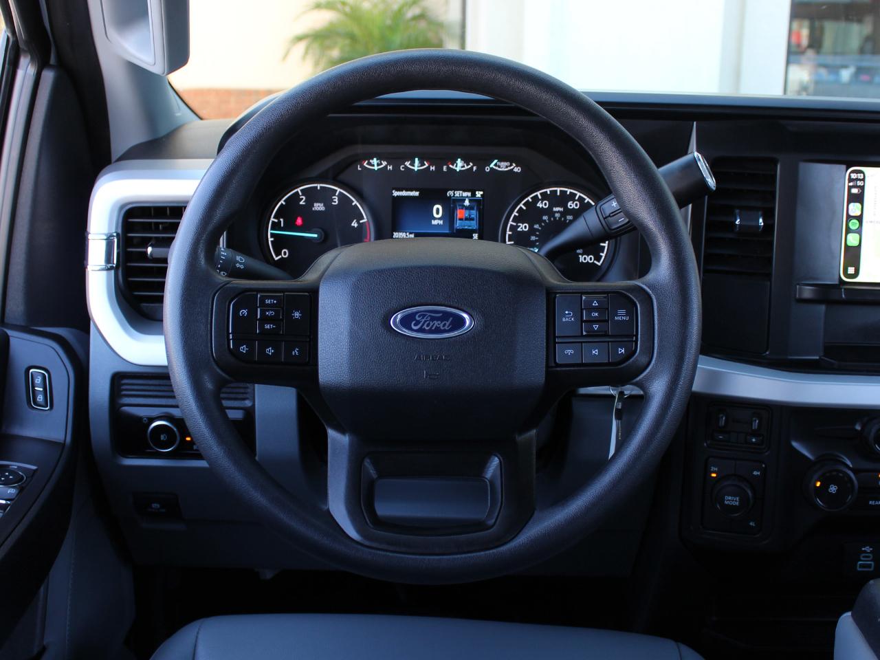 Ford F-350 SD XL Crew Cab Long Bed DRW 4WD 2025