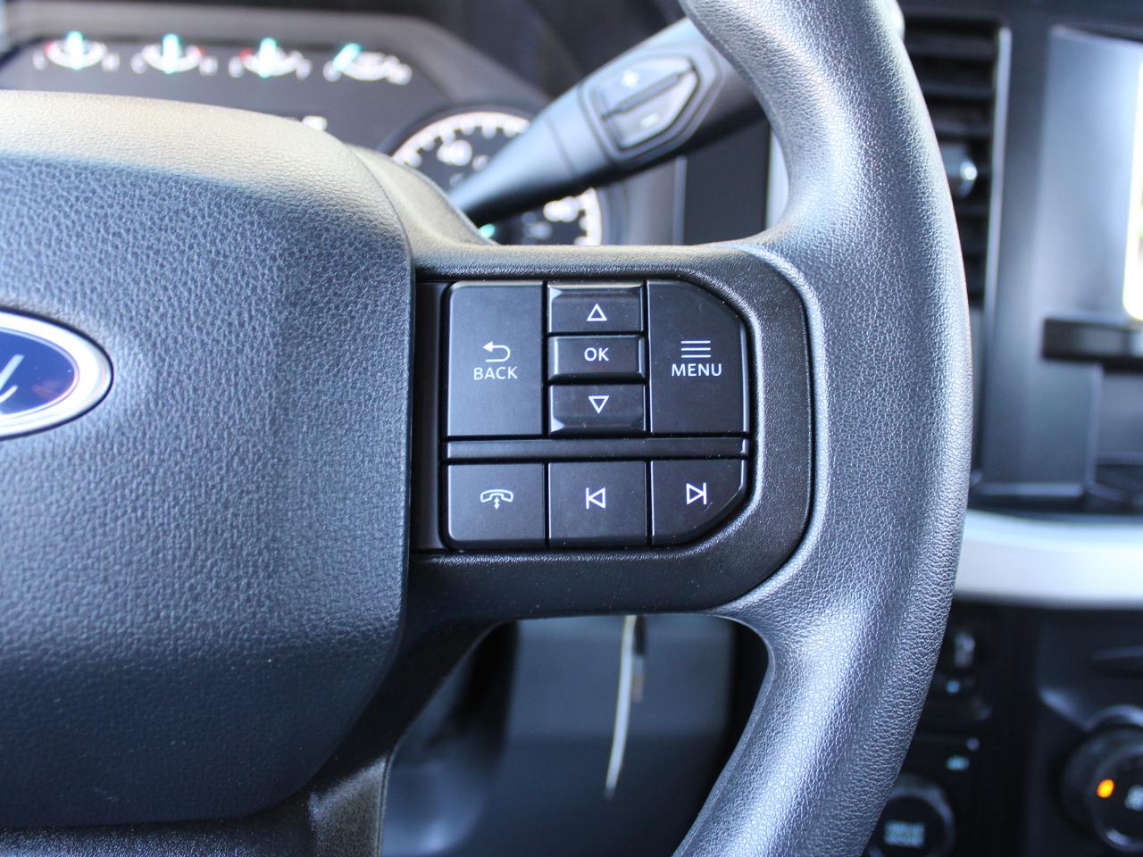 Ford F-350 SD XL Crew Cab Long Bed DRW 4WD 2025