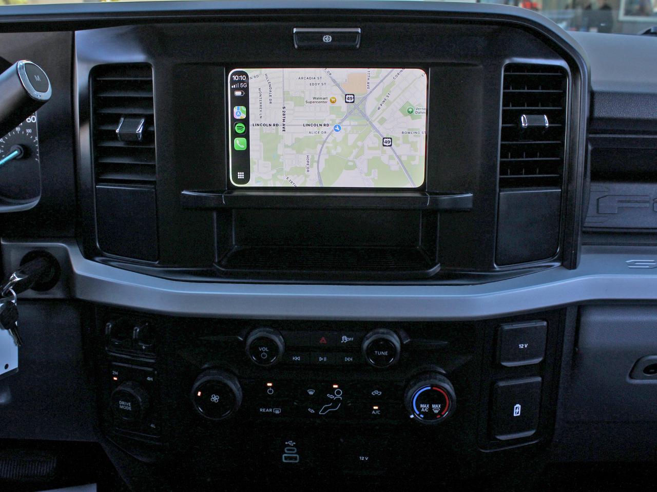 Ford F-350 SD XL Crew Cab Long Bed DRW 4WD 2025