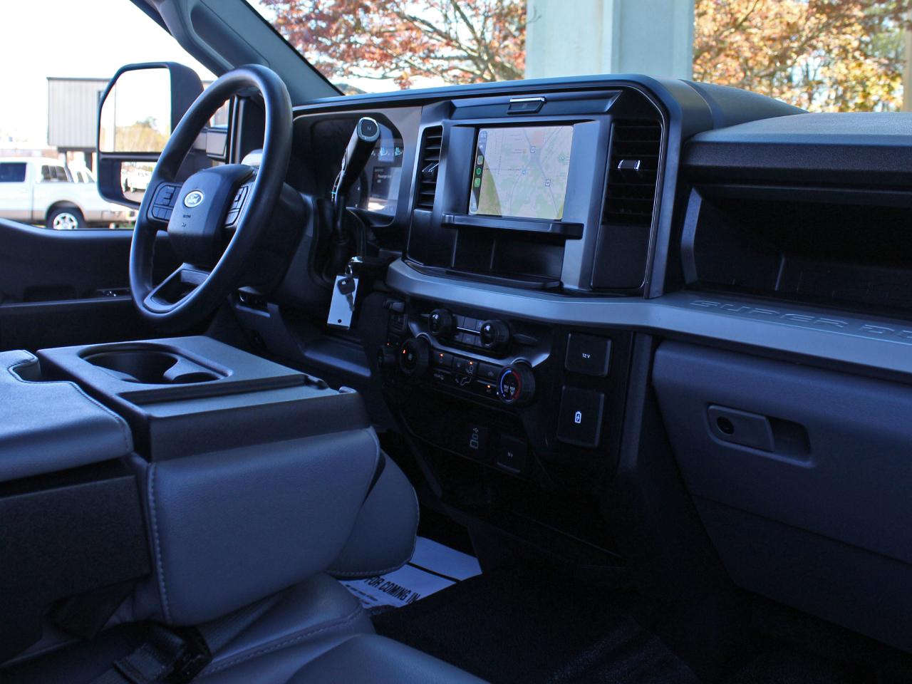 Ford F-350 SD XL Crew Cab Long Bed DRW 4WD 2025