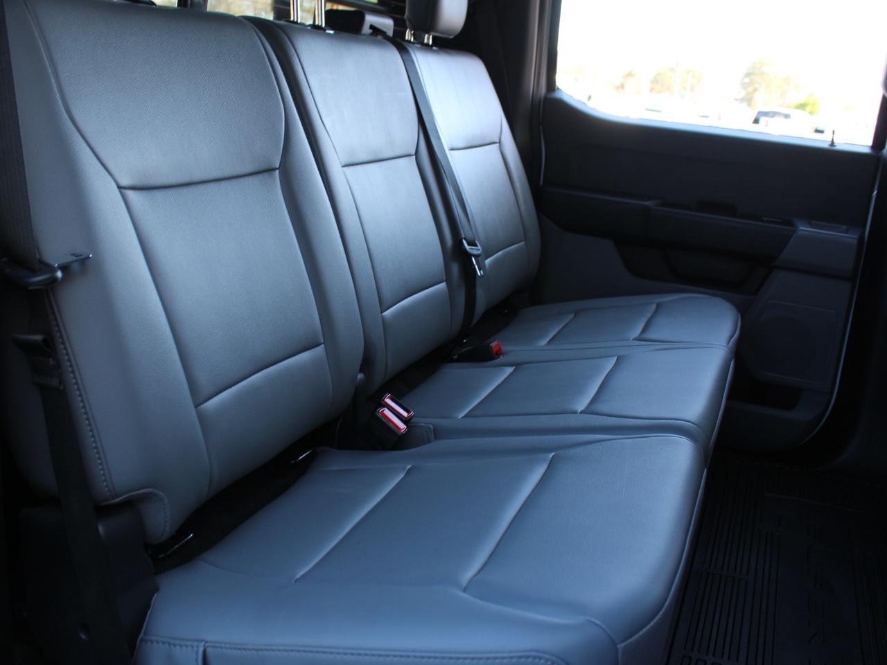 Ford F-350 SD XL Crew Cab Long Bed DRW 4WD 2025