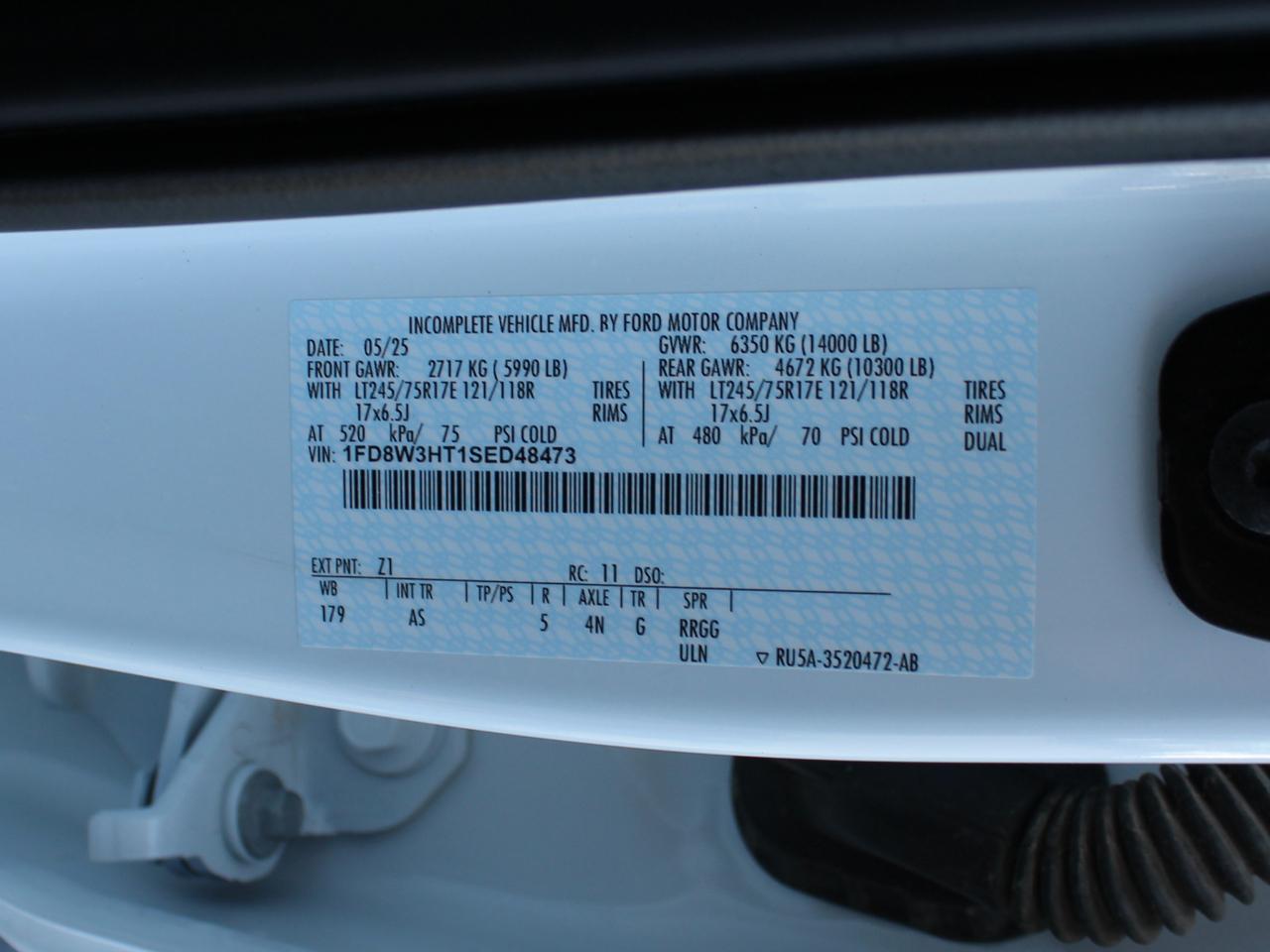 Ford F-350 SD XL Crew Cab Long Bed DRW 4WD 2025