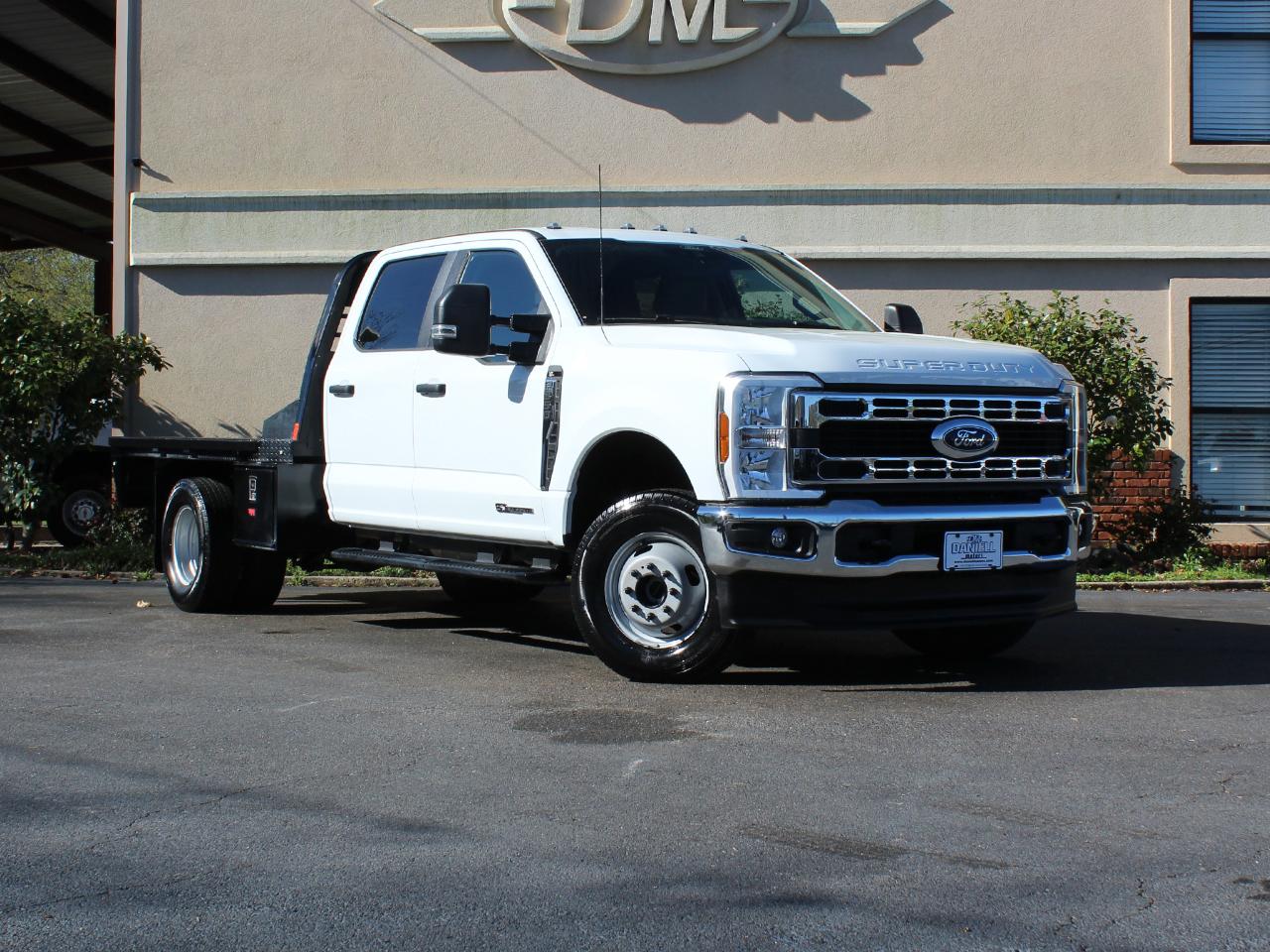 Ford F-350 SD XL Crew Cab Long Bed DRW 4WD 2025