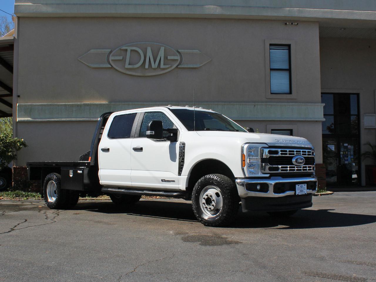 Ford F-350 SD XL Crew Cab Long Bed DRW 4WD 2024