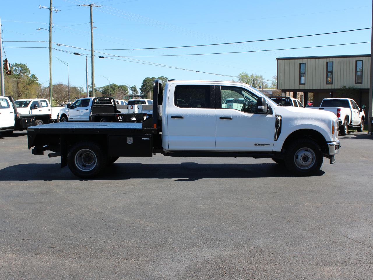 Ford F-350 SD XL Crew Cab Long Bed DRW 4WD 2024