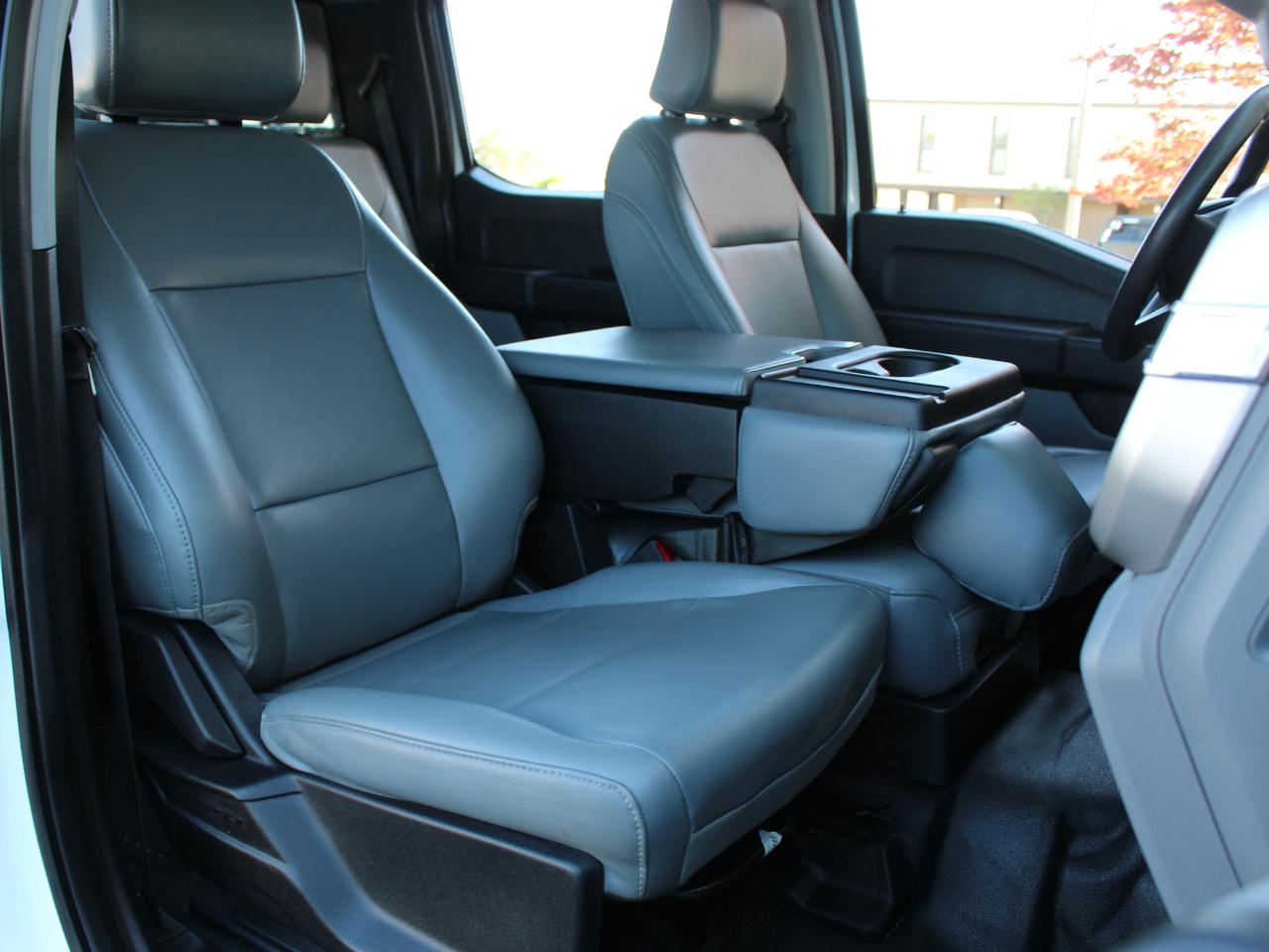 Ford F-350 SD XL Crew Cab Long Bed DRW 4WD 2024