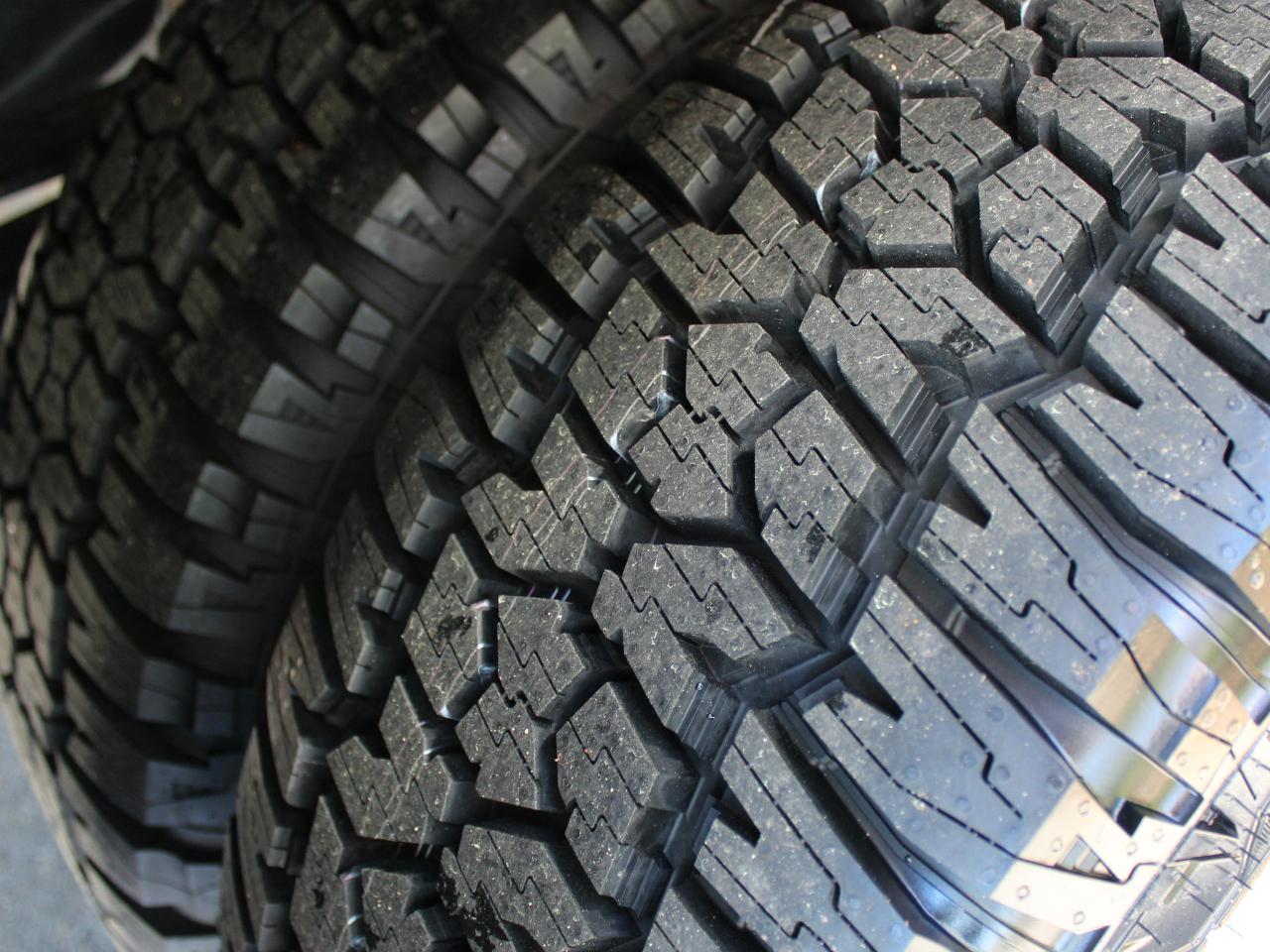 Ford F-350 SD XL Crew Cab Long Bed DRW 4WD 2024