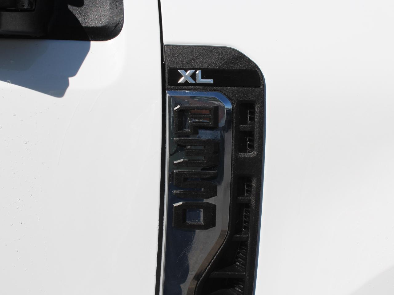 Ford F-350 SD XL Crew Cab Long Bed DRW 4WD 2024