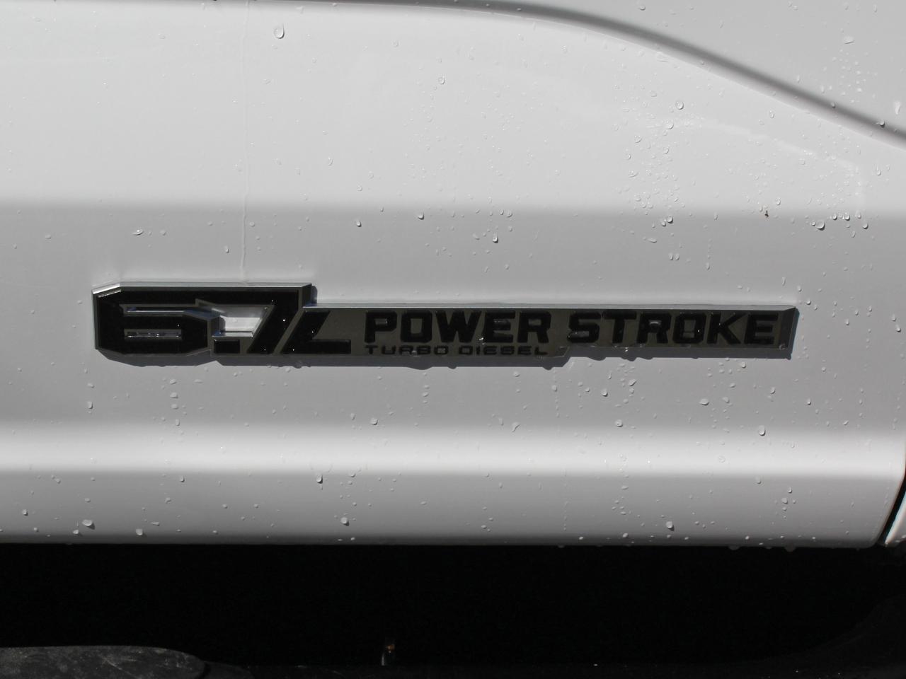 Ford F-350 SD XL Crew Cab Long Bed DRW 4WD 2024