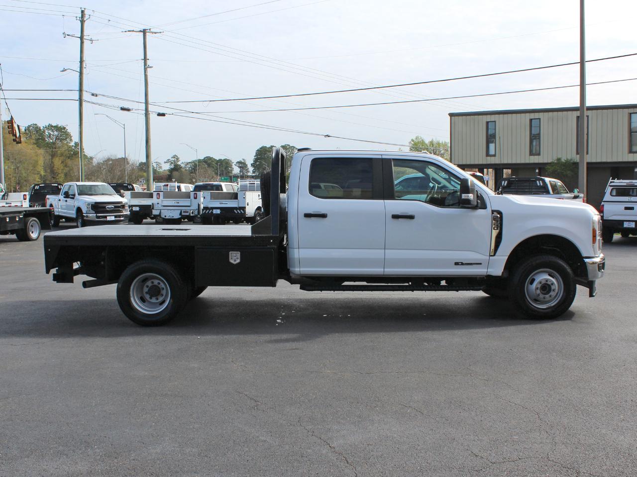 Ford F-350 SD XL Crew Cab Long Bed DRW 4WD 2024
