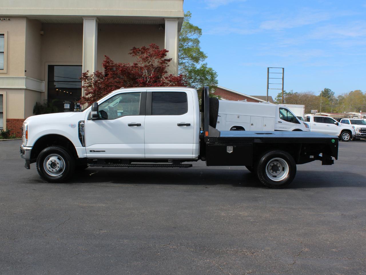 Ford F-350 SD XL Crew Cab Long Bed DRW 4WD 2024