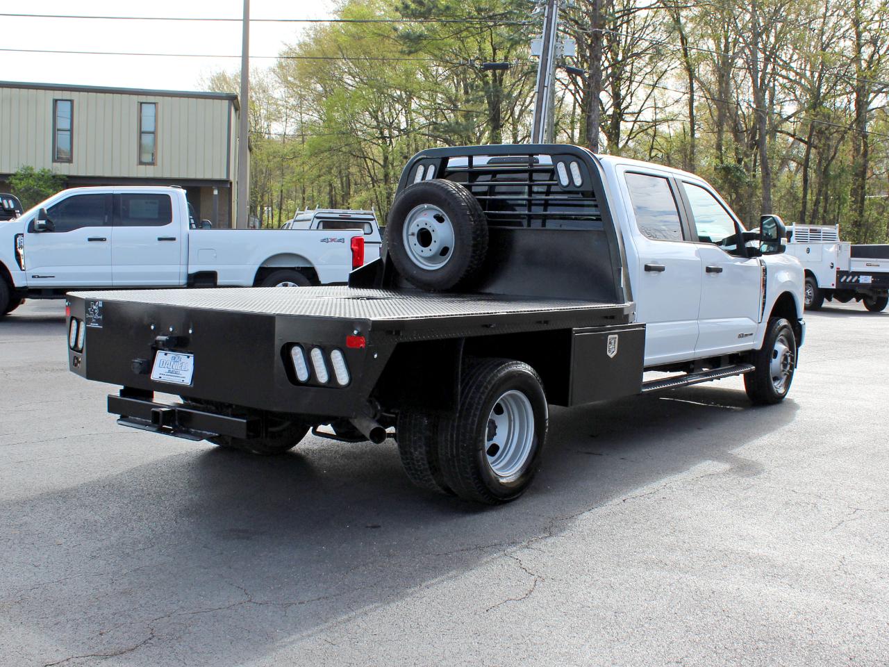 Ford F-350 SD XL Crew Cab Long Bed DRW 4WD 2024
