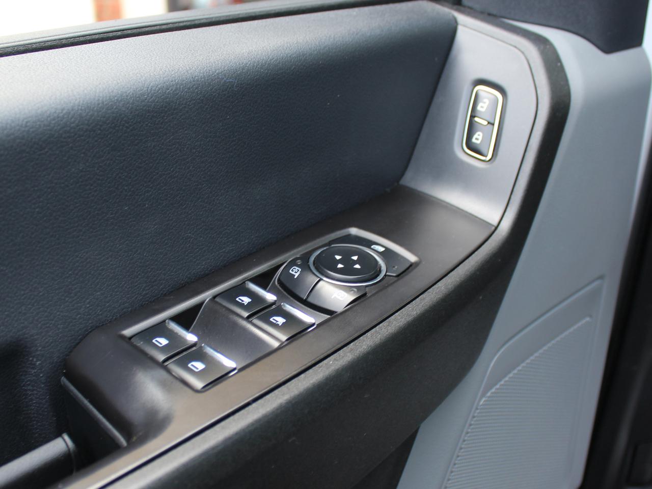 Ford F-350 SD XL Crew Cab Long Bed DRW 4WD 2024