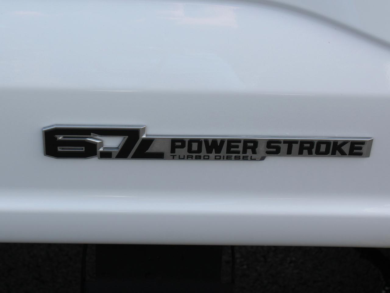 Ford F-350 SD XL Crew Cab Long Bed DRW 4WD 2024