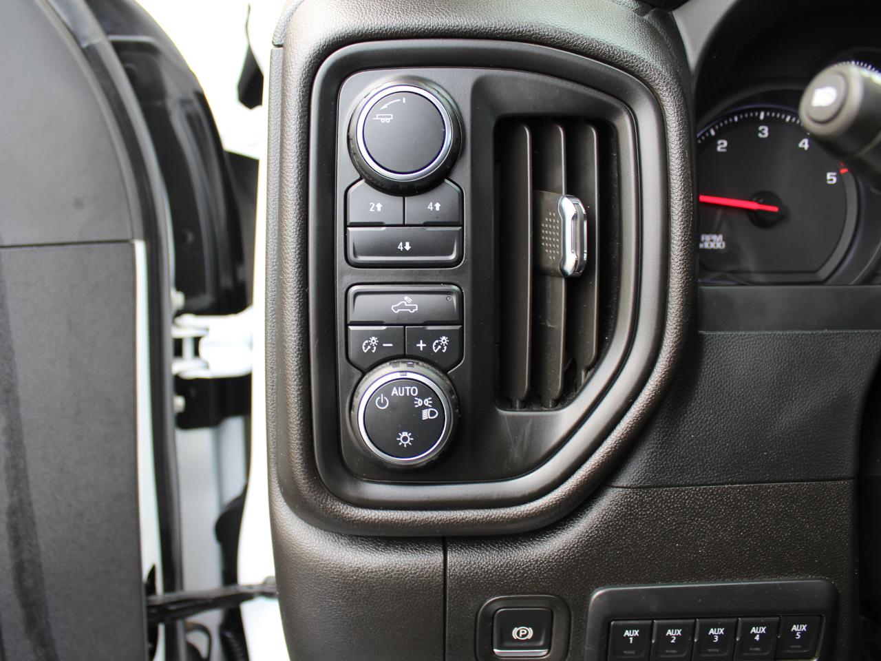 Chevrolet Silverado 3500HD Work Truck Crew Cab Long Box 4WD 2024