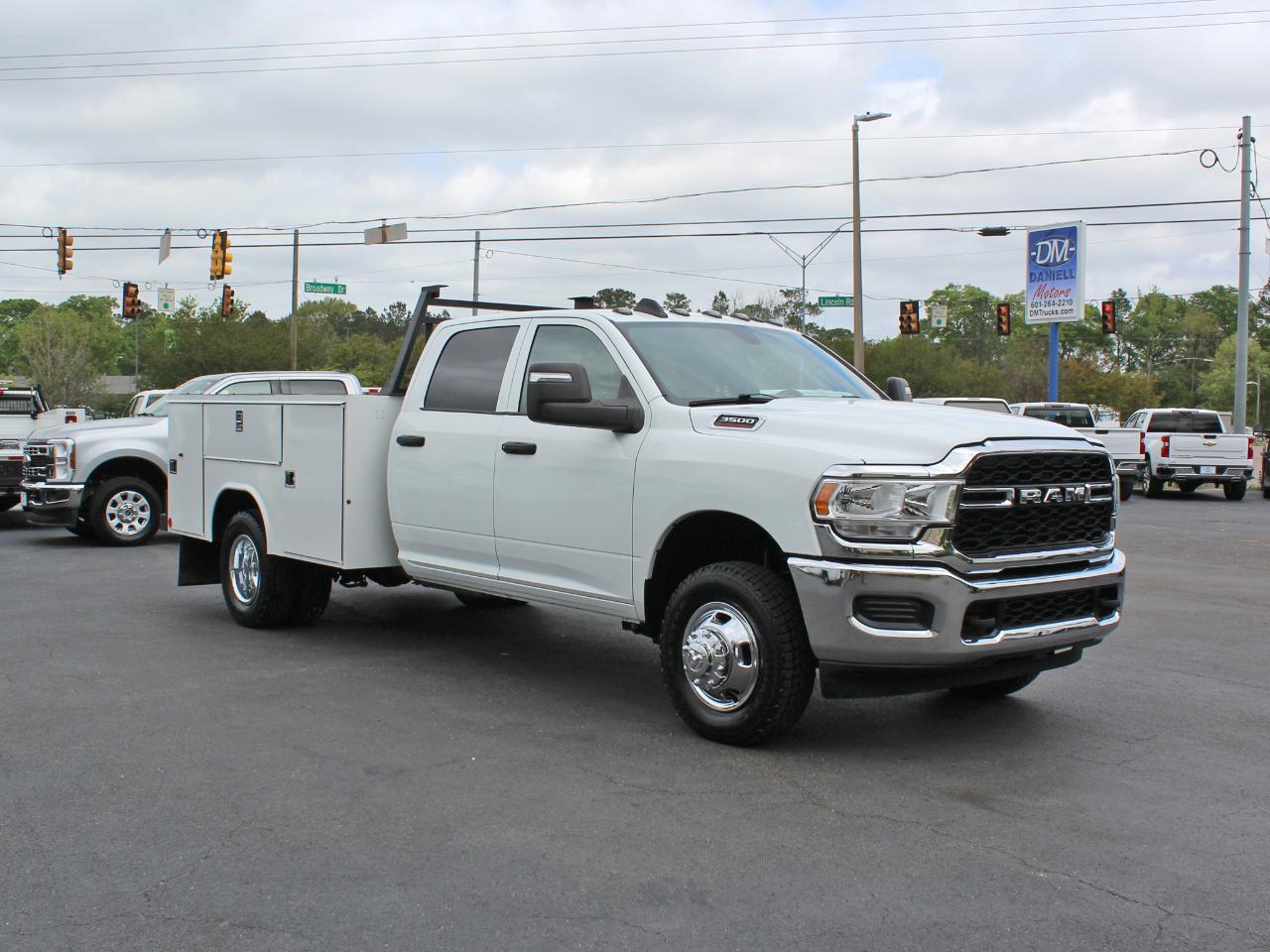 RAM 3500 Crew Cab 4WD DRW 2024