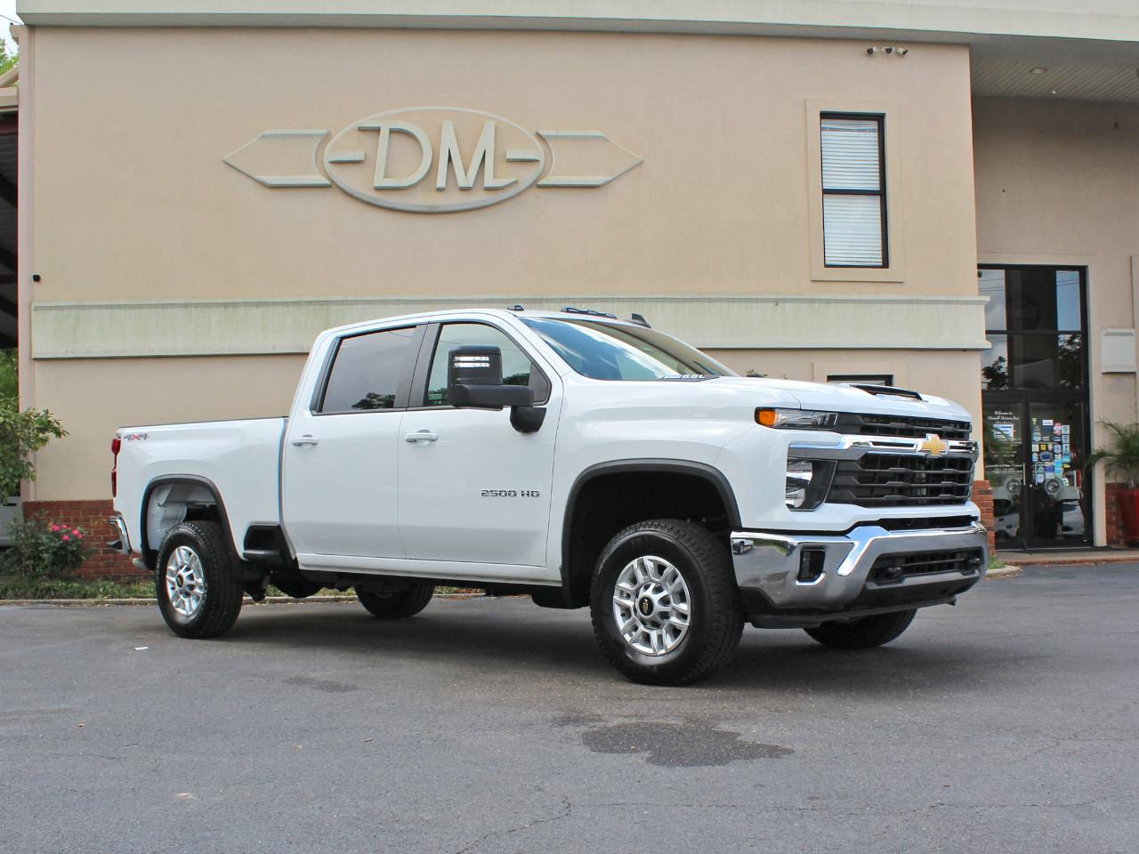 Chevrolet Silverado 2500HD LT Crew Cab Short Box 4WD 2024