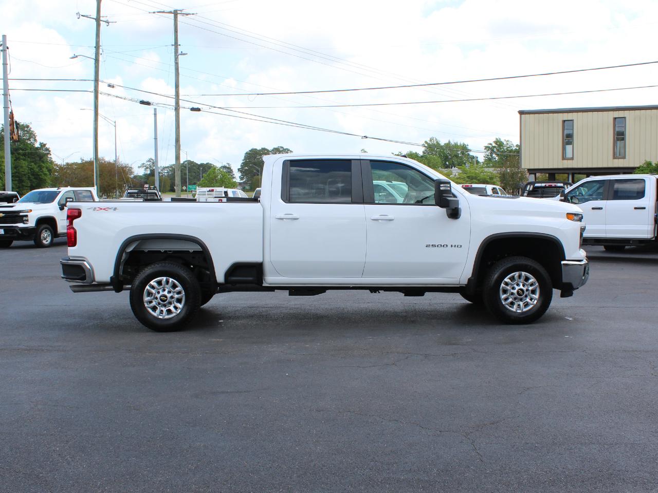 Chevrolet Silverado 2500HD LT Crew Cab Short Box 4WD 2024