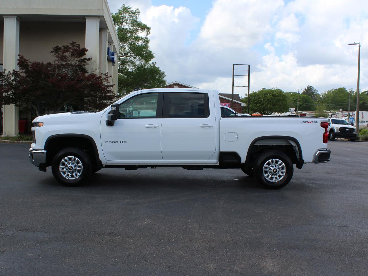 Chevrolet Silverado 2500HD LT Crew Cab Short Box 4WD 2024