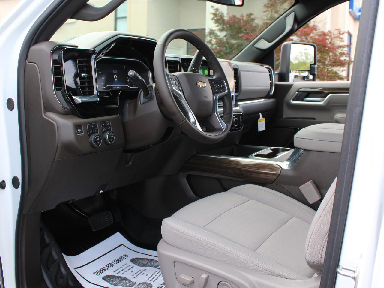 Chevrolet Silverado 2500HD LT Crew Cab Short Box 4WD 2024