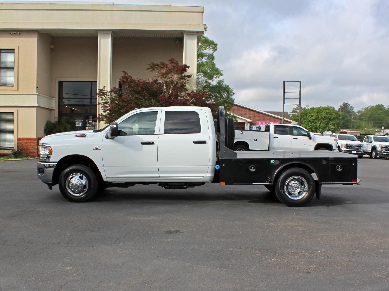 RAM 3500 Crew Cab 4WD DRW 2024