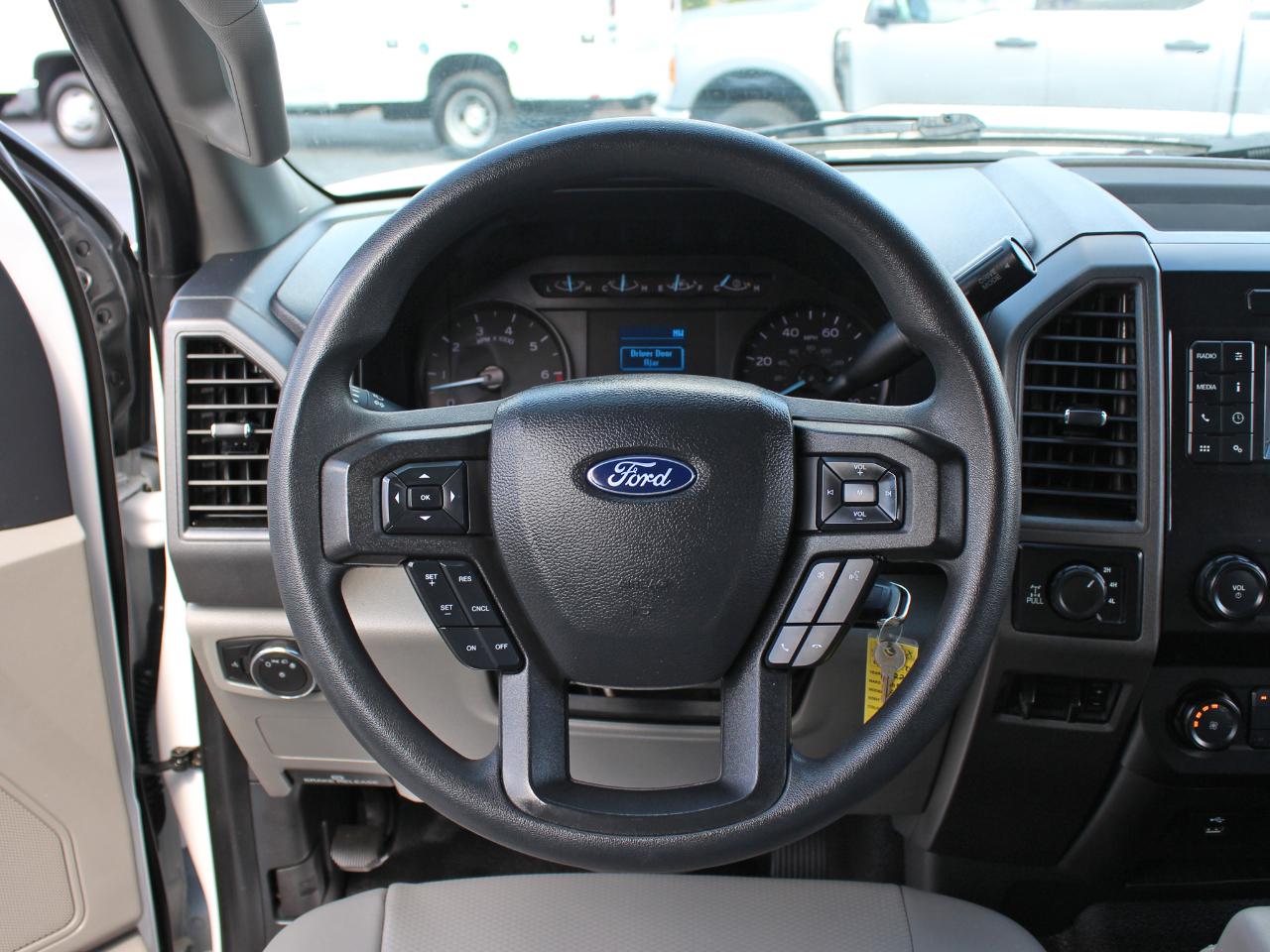 Ford F-250 SD XL SuperCab Long Bed 4WD 2022