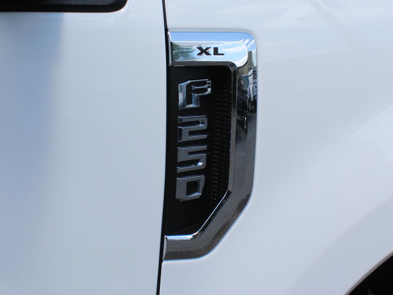 Ford F-250 SD XL SuperCab Long Bed 4WD 2022