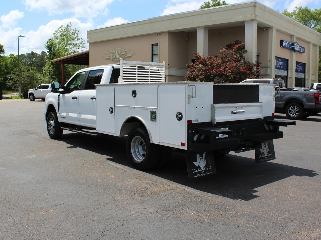 Ford F-350 SD XL Crew Cab Long Bed DRW 4WD 2024
