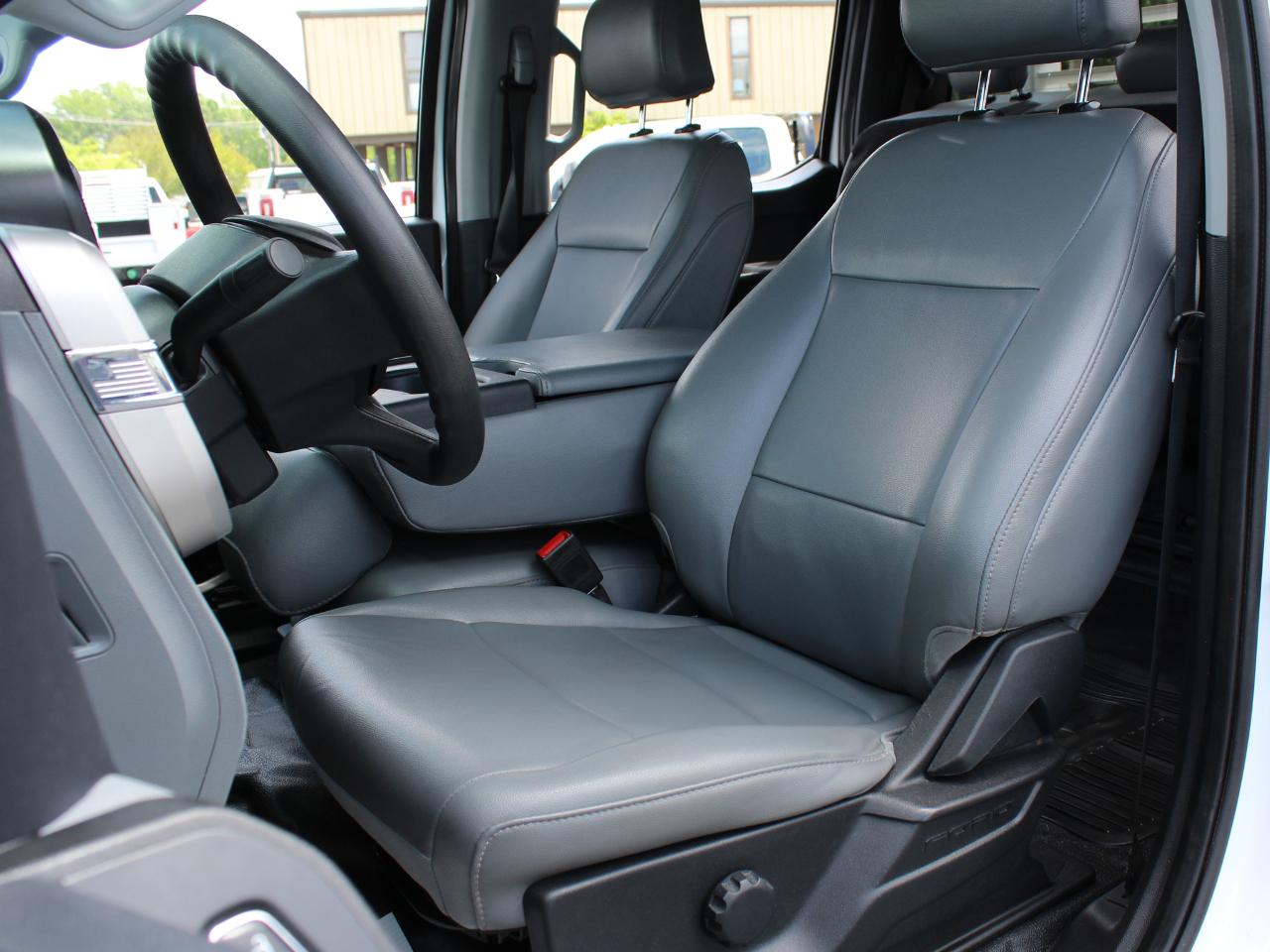 Ford F-350 SD XL Crew Cab Long Bed DRW 4WD 2024