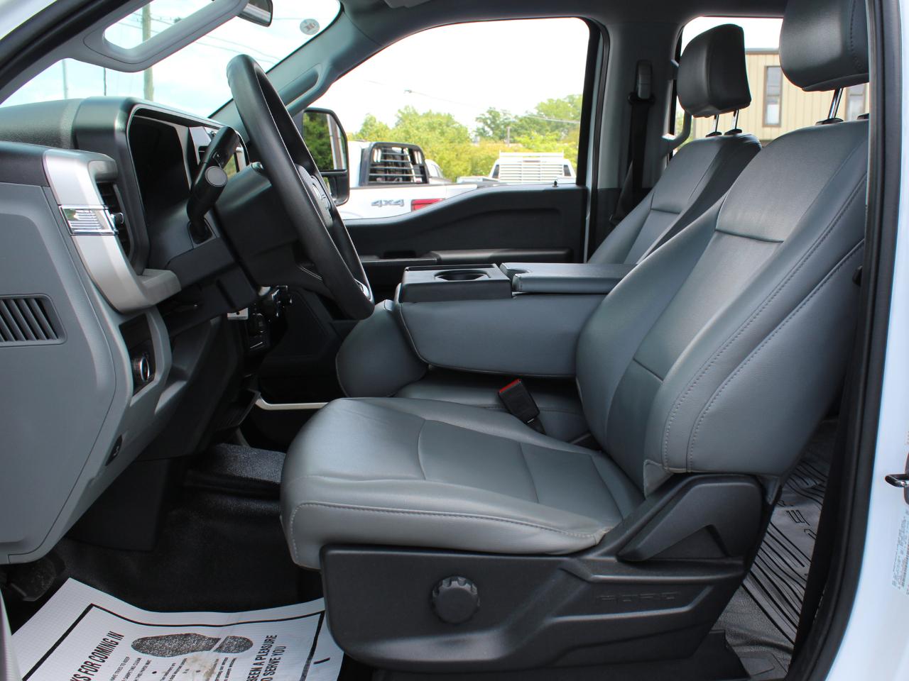 Ford F-350 SD XL Crew Cab Long Bed DRW 4WD 2024